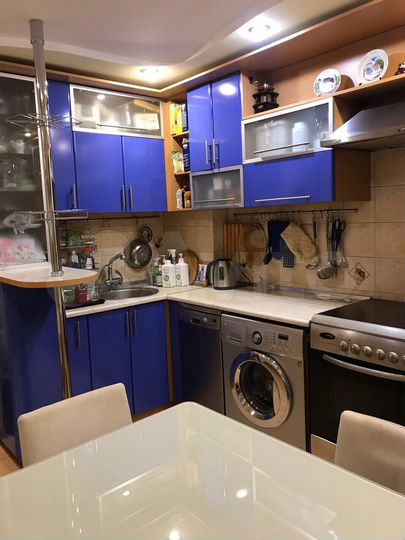 2-к. квартира, 58 м², 1/9 эт.