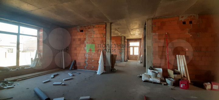 Коттедж 277 м² на участке 14 сот.