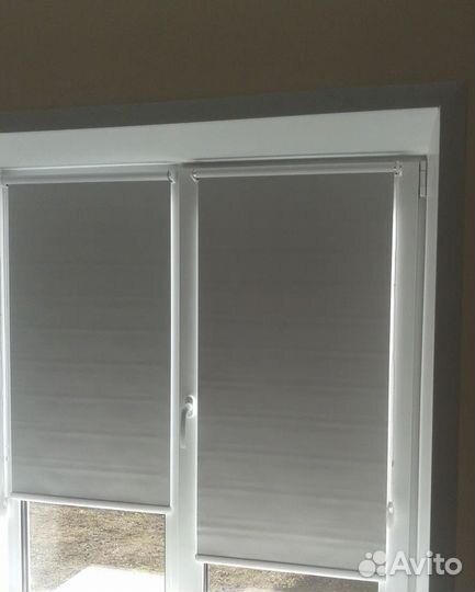 Жалюзи и рулонные шторы на окна