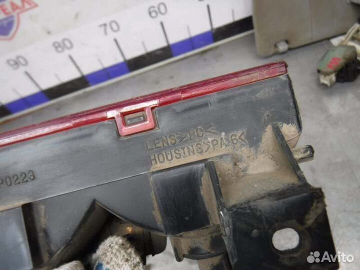 Фонарь задний (стоп сигнал) Mitsubishi Pajero 3