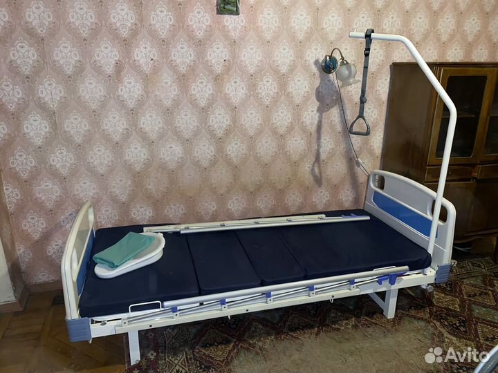 Медицинская кровать для лежачих больных