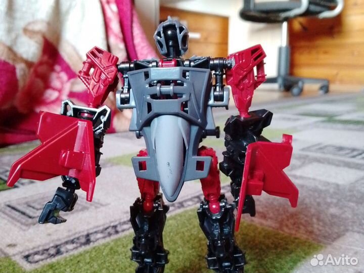 Робот трансформер серый