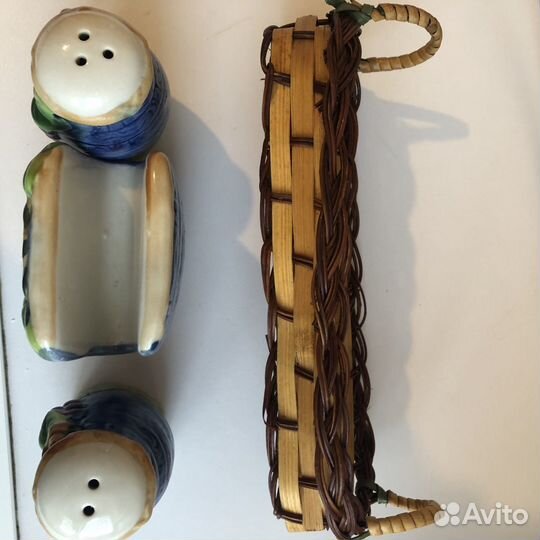 Набор для кухни. Солонка, перечница и салфетница