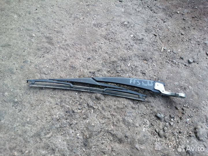 Поводок заднего стеклоочистителя Ford Focus 3 хетч