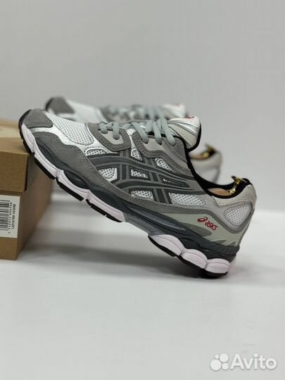 Кроссовки Asics