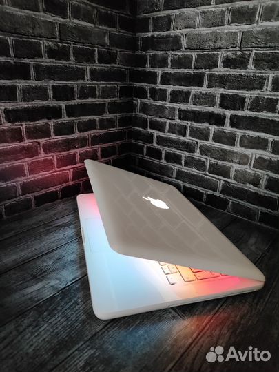 MacBook 13 (с хранения) +SSD