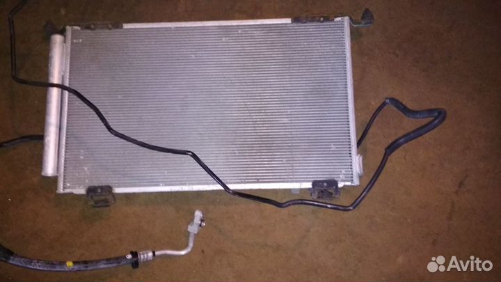 Радиатор охлаждения с диффузором и вентиляторами и