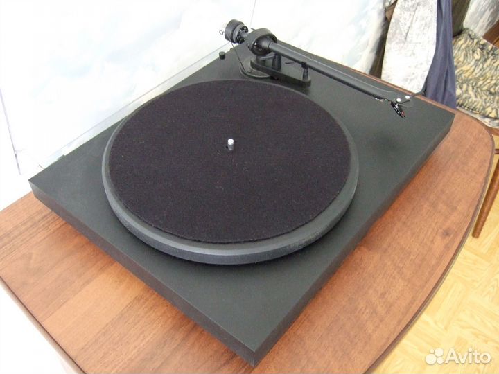 Проигрыватель винила Pro-ject Debut III DS
