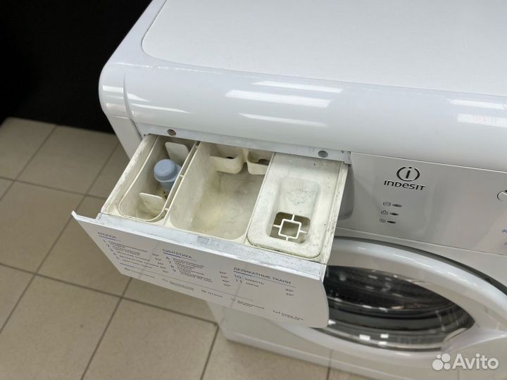 Стиральная машина Indesit wiun 82 (пт18б)