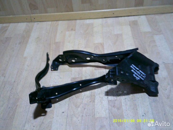 Суппорт фары Mercedes Benz W212