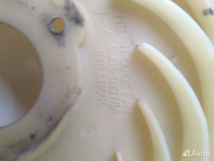 Пластик.крыльчатка,статор двигателя пылесоса