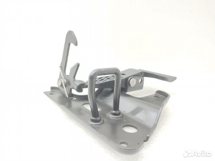 Крюк замка капота Audi A6