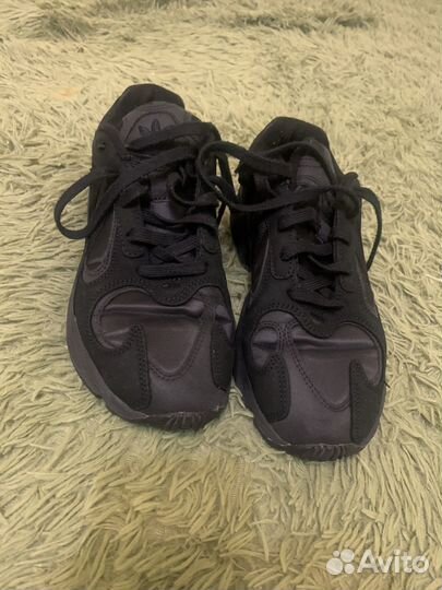 Кроссовки adidas yung 1