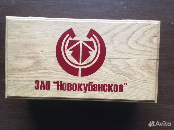 Деревянная коробка для подарка