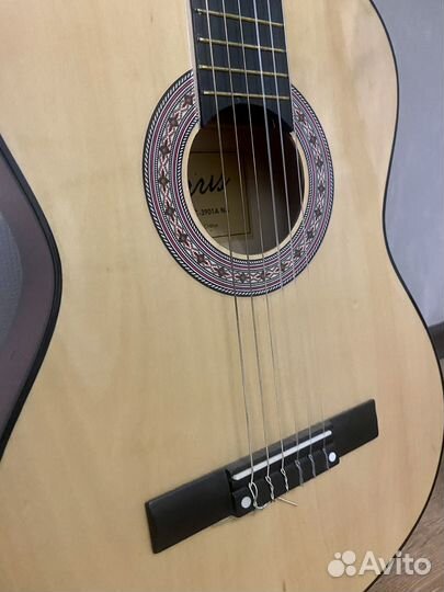 Классическая гитара 