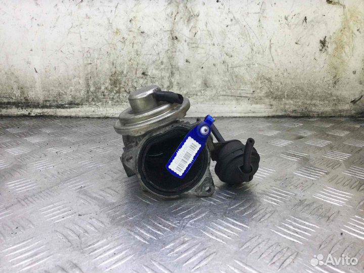 Клапан EGR Фольксваген Бора 038131501AT; 038131501