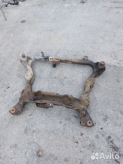 Подрамник Ford Mondeo 2