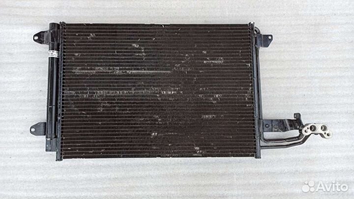 Радиатор кондиционера Skoda Audi VW 1K0298403A