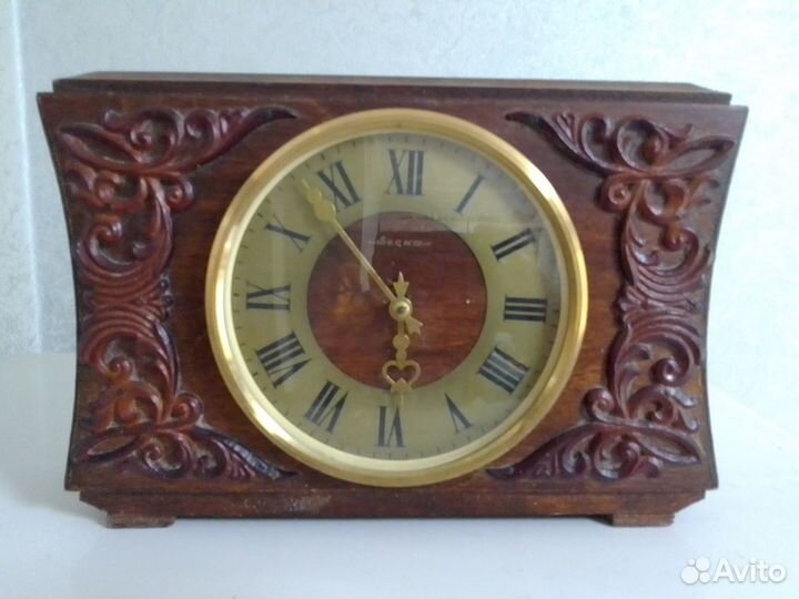 Настольные часы Весна