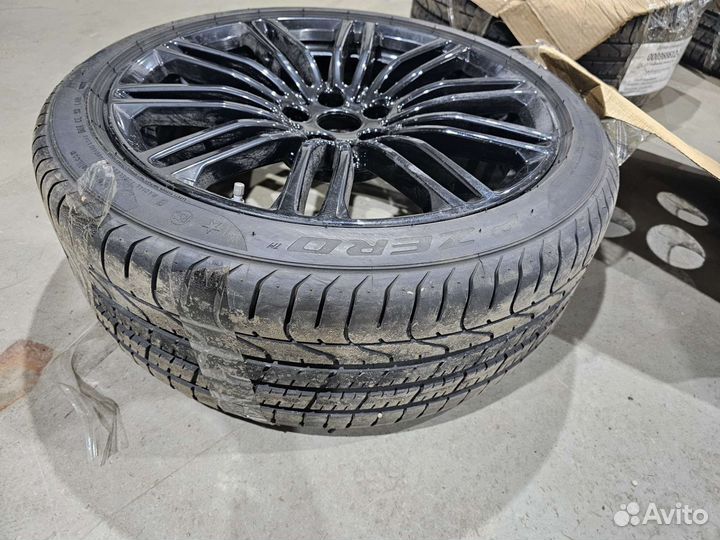 Оригинальные диски BMW 5 g30 r19, Pirelli P-Zero