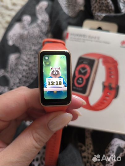 Умный браслет Huawei Band 6