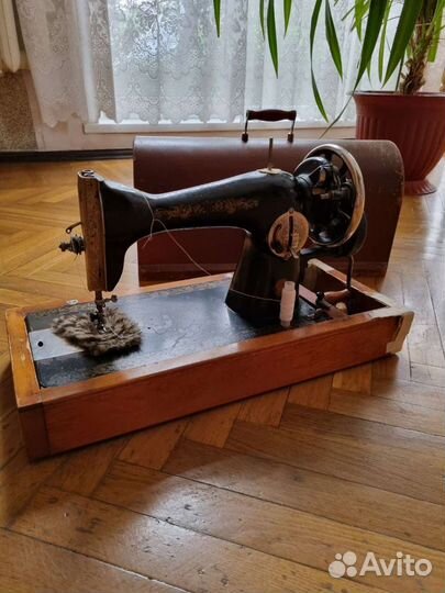 Швейная машина Подольск ручная