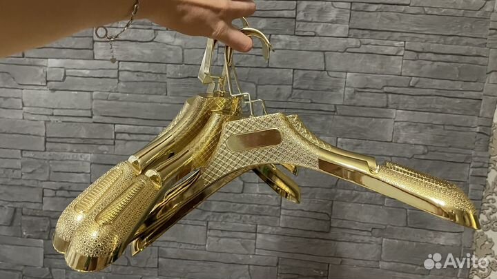 Вешалки плечики для одежды