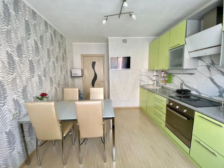 2-к. квартира, 60 м², 4/14 эт.