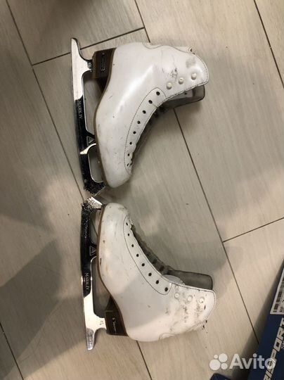 Коньки фигурные размер 21,5