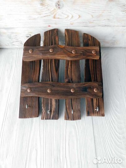 Ключница из дерева