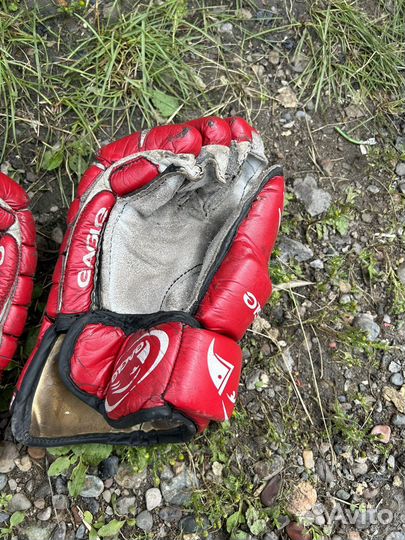 Краги хоккейные