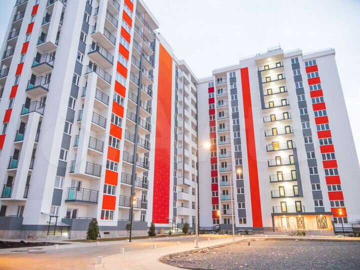 2-к. квартира, 46 м², 1/12 эт.