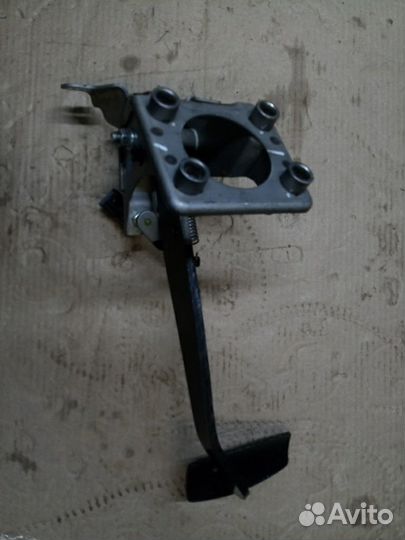 Педаль тормоза hyundai IX35