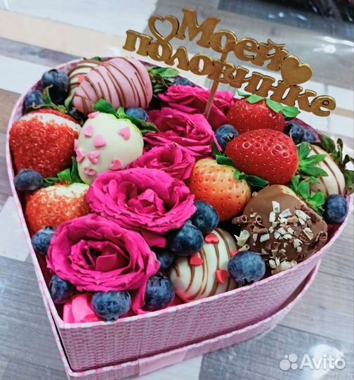 Клубничные сердца с цветами