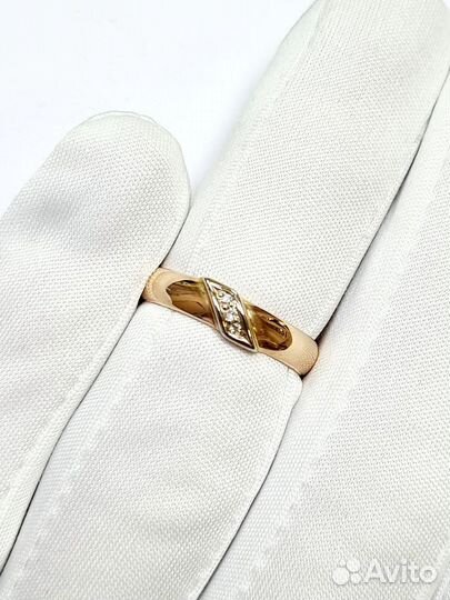 Золотое кольцо с бриллиантами проба 585