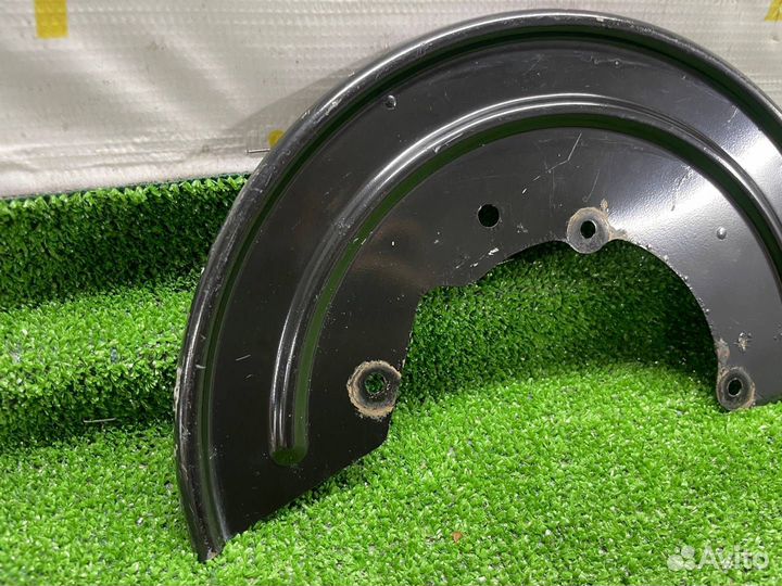 Тормозной щиток Renault Duster HSA 2013 411618034R