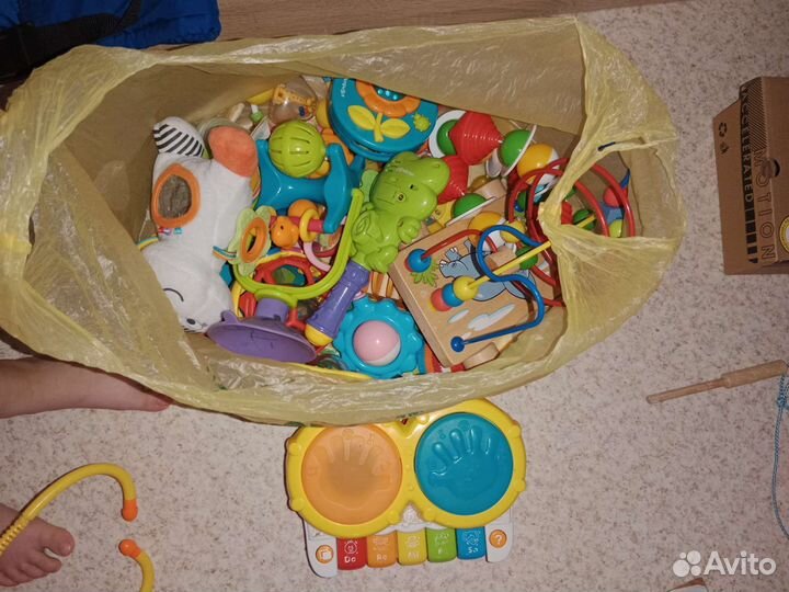 Развивающие игрушки пакетом