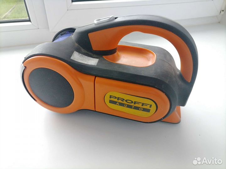 Автомобильный пылесос