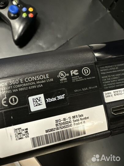 Xbox 360 + 2 джойстика + 2 игры