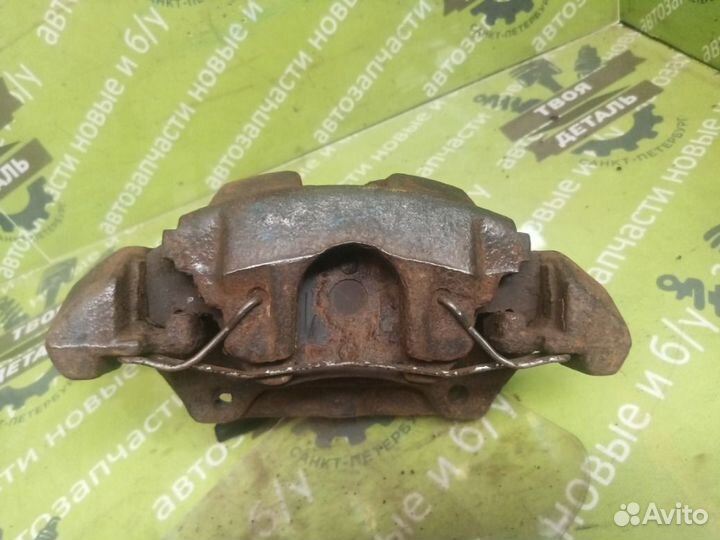 Суппорт передний правый Mercedes-Benz W202 седан