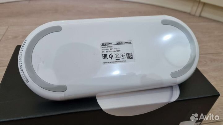 Беспроводная зарядная станция Samsung EP-N6100