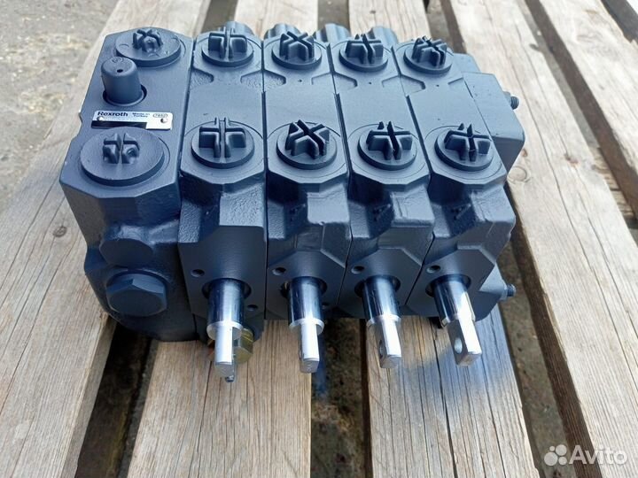 Гидрораспределитель на К 744