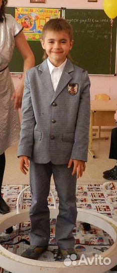Костюм школьный