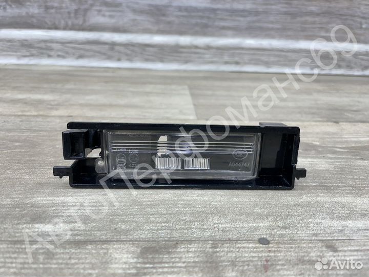 Плафон подсветки заднего номера правый Tiggo T11