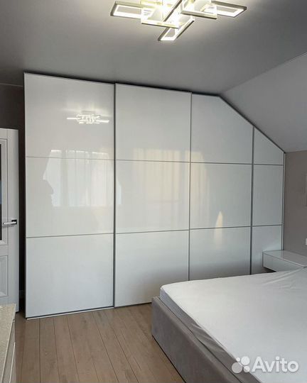 Шкаф навесной