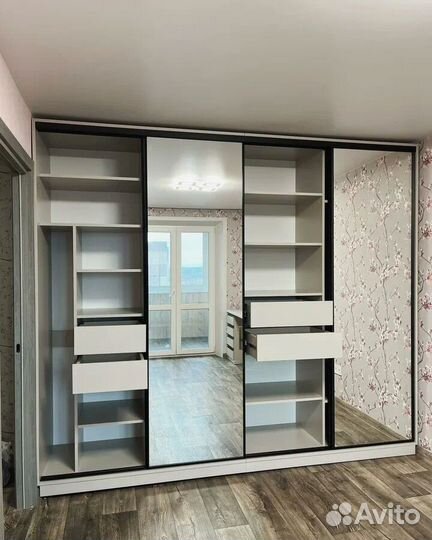 Красивый шкаф купе