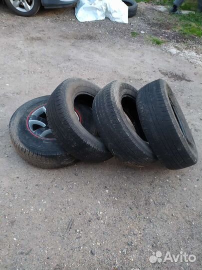 Bridgestone Dueler H/T 265/65 R17