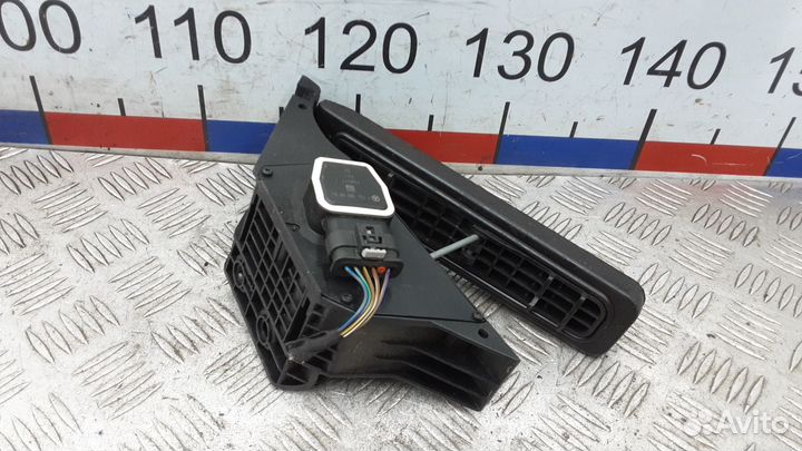 Педаль Mercedes-Benz C-Класс W204/S204 2011