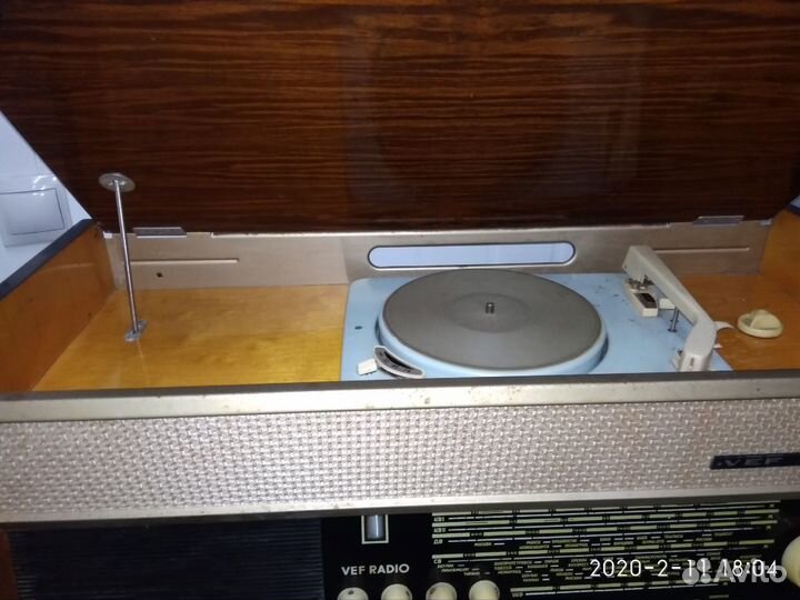Радиоприемник - радиола VEF