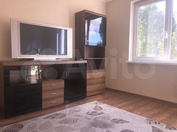 2-к. квартира, 60 м², 4/9 эт.